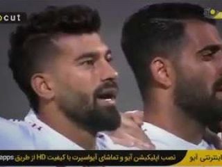 هو کردن تماشاگران بحرینی هنگام پخش سرود ملی جمهوری اسلامی