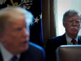 جان بولتون از دونالد ترامپ انتقام می‌گیرد