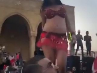 تظاهرات لبنان داره کم کم به جاهای باریک میرسه. همین روزا همه لخت میان بیرون