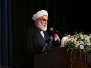 گلپایگانی:رضا شاه و پسرش با بخشیدن اراضی وقفی به کشاورزان منابع مالی روضه خوانی و عزاداری را از بین بردند