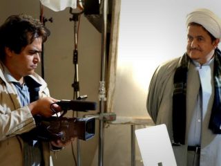 پدر «روح الله زم» از خامنه ای و سپاه عذرخواهی کرد