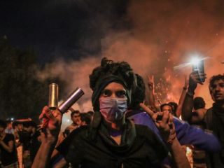 ۱۸ کشته و صدها زخمی در حمله مأموران نقاب‌دار به معترضان در کربلا‎