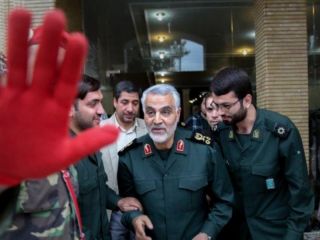 قاسم سلیمانی خطاب به عراقی‌ها: ما در ایران می‌دانیم چگونه باید با تظاهرکنندگان برخورد کرد