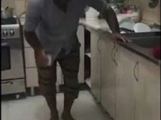 دوستانی که نمیتونن برای خرید تردمیل هزینه کنن، این ویدیو رو ببینند