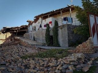 ۵ کشته و صدها زخمی در زمین لرزه شب گذشته در شمال غرب ایران