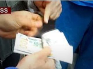 سریع ترین دُزد ایران را ببینید/حتی لنز دوربین ها هم از لحظه سرقت عقب می مانند!