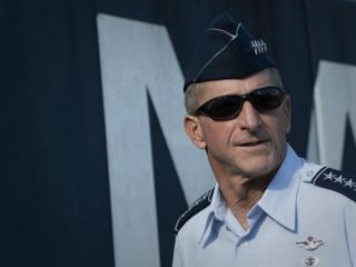 ژنرال گلدفین خطاب به سران کشورهای عرب : وقت آشتی حالا است نه وقتی که موشک ایران در راه است