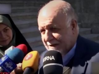 پوزخند و پاسخ صریح وزیر نفت به سئوال در باره گرانی بنزین: تا وقتیکه مردم تحمل کنند