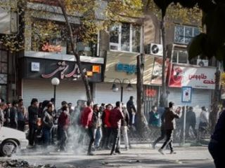 تخریب و غارت بانکها, فروشگاه‌ها در محمد‌شهر و کیان‌مهر کرج