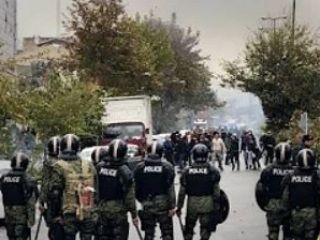 گفت‌و گو با دو بسیجی: سپاه از شورش‌های داخلی به اندازه حمله آمریکا می‌ترسد