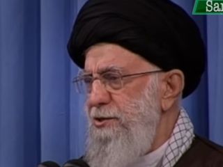 اظهارات تند خامنه‌ای درباره مـعـترضان و تلاش برای سلب مسئولیت از خود