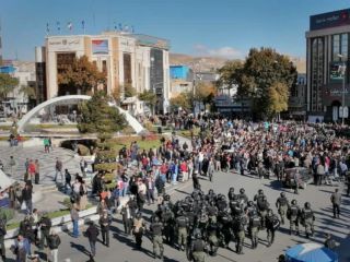 یک منبع حقوق بشری می‌گوید تنها در کردستان ۳۴ نفر کشته شده‌اند