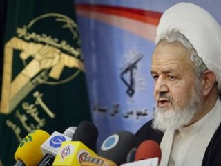 رئیس عقیدتی سیاسی دفتر فرماندهی کل قوا: رهبری تمام هزینه‌های تصمیم اخیر را بر عهده گرفتند