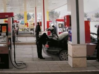 آیا سهمیه بنزین فقط به یک خودرو تعلق می‌گیرد؟