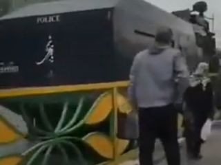 آوردن زره پوش به میدان صادقیه تهران - چهارشنبه ۲۹ آبان