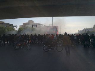 ۱۵۰ کشته در اعتراضات مردمی ایران ؛ انتقال اجساد با کامیون‌های یخچال‌دار حمل گوشت