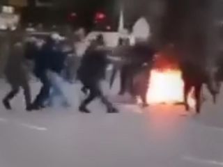 صحنه دلخراش تیراندازی از فاصله نزدیک توسط ماموران به یک جوان در اعتراضات گرگان