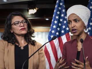 ایلهان عمر ، نماینده دموکرات کنگره «رساندن اطلاعات حساس» به جمهوری اسلامی را تکذیب کرد