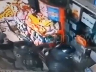 ویدیویی از حمله مامورین به یک سوپرمارکت
