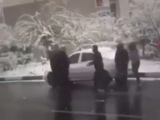 نفرت مردم از آخوند و هر کسی که لباس آخوندی داشته باشد