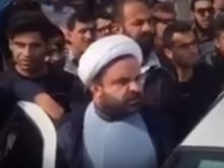 استقبال جانانه مردم گناوه از نماینده شهرشان در مجلس : دروغگو ،دروغگو