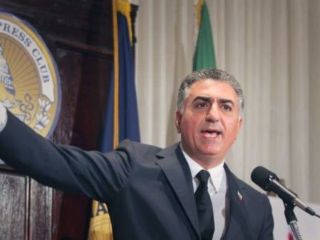 تماس تلفنی رضا پهلوی با پدر پویا بختیاری برای ابراز همدردی