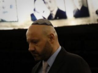 سرمایه‌دار لبنانی‌تبار مقیم سوئیس یادگارهای شخصی آدلف هیتلر را به اسرائیل بخشید