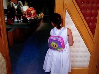 معاون وزارت ورزش ایران: در مناطق فقیر نشین برخی استان ها خانواده ها دختران خود را می فروشند