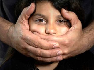 بازداشت بی رحم ترین پدر دنیا به اتهام تعرض به دختر خود و همسایه اش و خواهر زاده نوجوانش