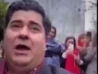 همخوانی سالار عقیلی با یک گروه نوازنده خیابانی در تجریش تهران