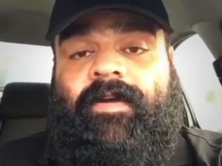 طرفدار خامنه ای : آقا سید علی خامنه ای پرچمت بالاست