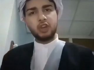 تمسخر ملاها با روشی جالب : آقا این لباس حرمت داره توهین نکن