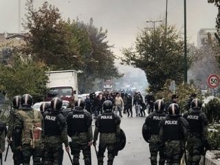 چرا علی خامنه ای دستور کشتار و سرکوب اعتراضات آبان را صادر کرد؟