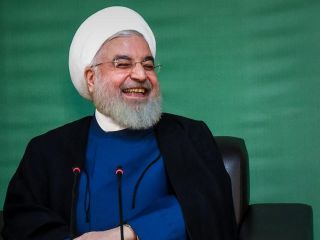 حسن روحانی: در شرایط صلح وعده انتخاباتی دادم، الان وضعیت جنگی است