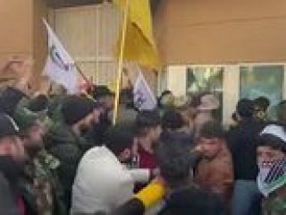 ویدیوهایی از حمله به سفارت آمریکا در بغداد