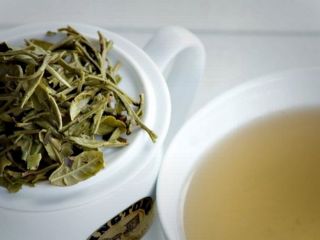 چای سفید ؛ خواص آن برای بدن و مقایسه آن با چای سبز و سیاه