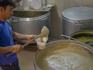 پشم و پنبه به جای گوشت در حلیم!