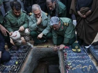 مراسم خاکسپاری سردار سلیمانی به تعویق افتاد