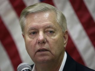 سناتور ارشد آمریکایی،لیندسی گراهام : نیازی به تلافی حمله موشکی ایران نیست