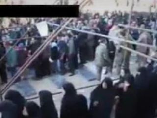 صف طولانی جهت زیارت قبر قاسم سلیمانی در کرمان!