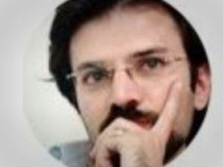 توئیت یاشار سلطانی: پخمه ها در دانشگاه، نخبه‌ها در هواپیما!