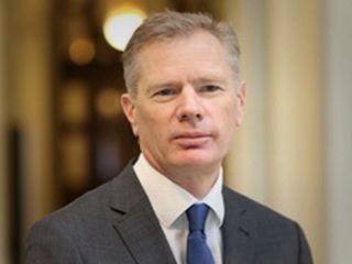 سفیر بریتانیا: در هیچ تظاهراتی شرکت نکردم؛ برای ادای احترام رفته بودم؛ نیم ساعت پس از ترک محل دستگیر شدم