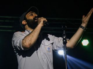 مهدی یراحی، خواننده پاپ، از «ممنوع‌الکار» شدنش خبر داد