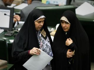 پروانه سلحشوری: به خاطر اظهارنظرهایم در مقام نمایندگی بازجویی شدم