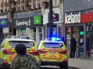 حمله «تروریستی» با چاقو در لندن دو زخمی برجا گذاشت / فرد مهاجم کشته شد