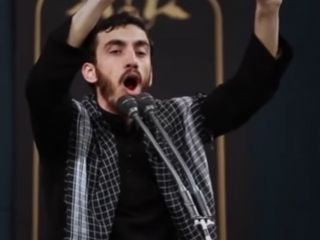 گاف بزرگ مداح هنگام چاپلوسی خامنه‌ای