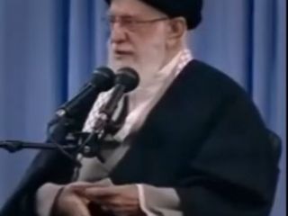 التماسهای خامنه ای برای حضور مردم در نمایش انتخابات