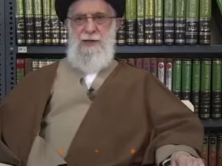 خامنه ای و دکمه مشکوک