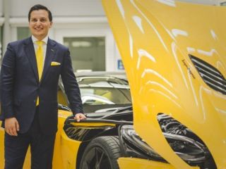 عکس های افتتاح مدل ویژه آستون مارتین به سفارش فروشگاه لباس بیژن