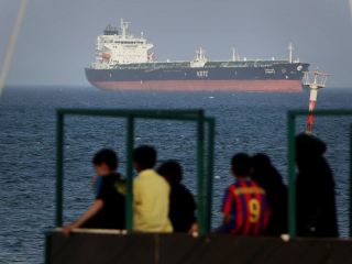 کویت بندر خود را برای ممانعت از تماس با خدمه کشتی‌های ایرانی بست